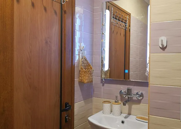 Astell Superior Apartment *